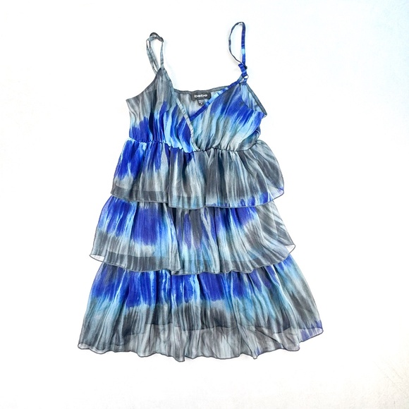 Bebe Ruffle Layered Top Size Medium, Blue-Gray Watercolor, Flowy Chic - Picture 1 of 9